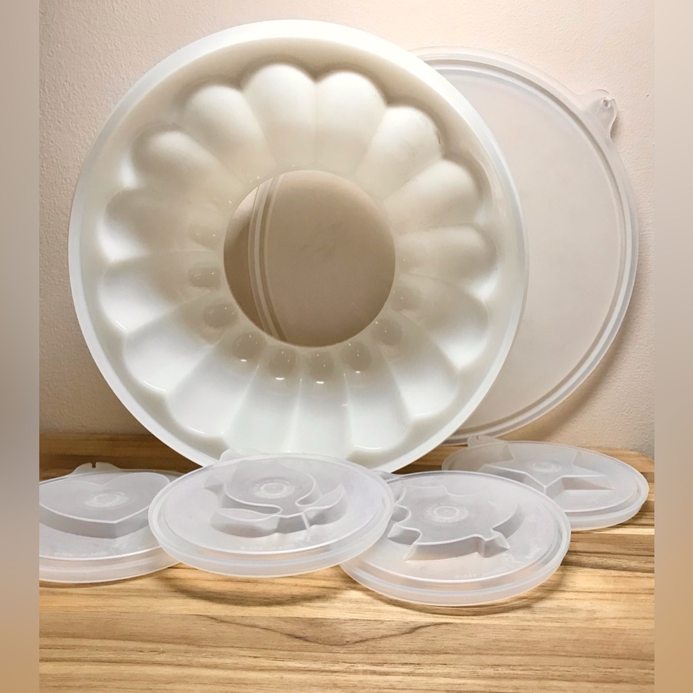 Vintage TUPPERWARE Jello Gelatin Mold Holiday Imprint Kitchen Storage Set Lid